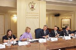 Оксана Лут обсудила с сенаторами вопросы развития сельских территорий Оксана Лут обсудила с сенаторами вопросы развития сельских территорий